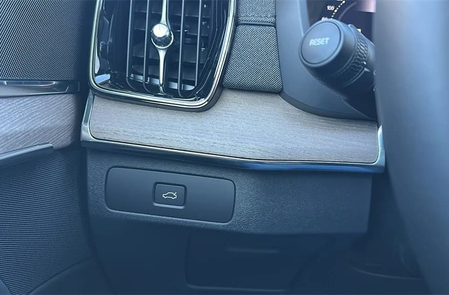 Volvo XC90 Core B5 AWD 7-Seater 2026 — side view