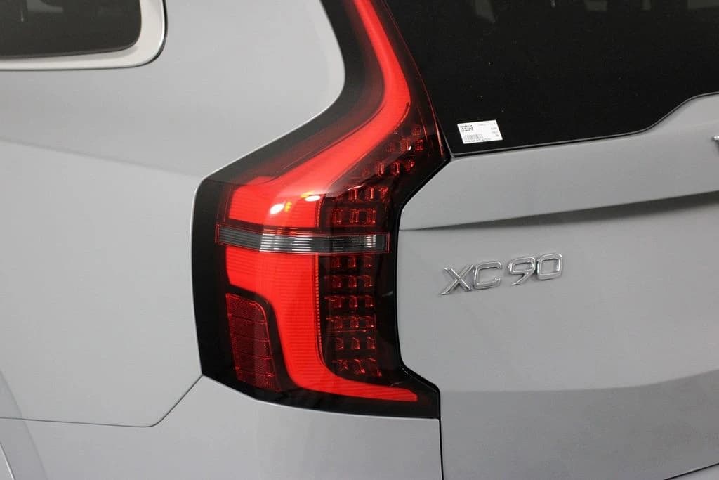 Volvo XC90 Core B5 AWD 7-Seater 2026 — side view