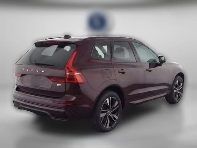 Volvo XC60 Plus B5 AWD 2026 — side view