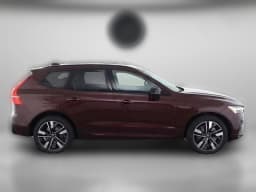 Volvo XC60 Plus B5 AWD 2026 — side view