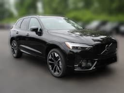 Volvo XC60 Plus B5 AWD 2026 — side view