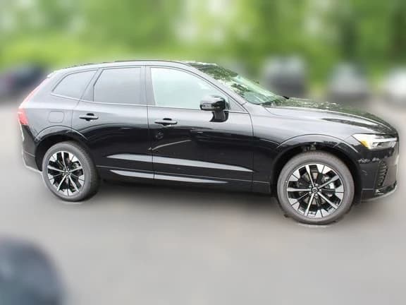 Volvo XC60 Plus B5 AWD 2026 — side view