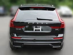 Volvo XC60 Plus B5 AWD 2026 — side view