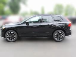 Volvo XC60 Plus B5 AWD 2026 — side view