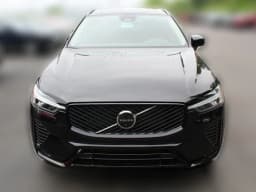 Volvo XC60 Plus B5 AWD 2026 — side view