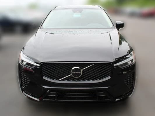 Volvo XC60 Plus B5 AWD 2026 — side view