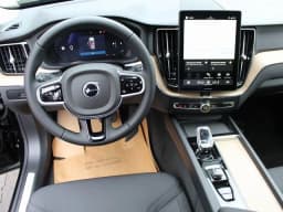 Volvo XC60 Plus B5 AWD 2026 — side view