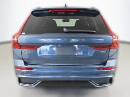 Volvo XC60 Plus B5 AWD 2026 — side view