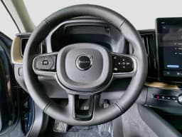 Volvo XC60 Plus B5 AWD 2026 — side view