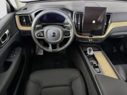 Volvo XC60 Plus B5 AWD 2026 — side view