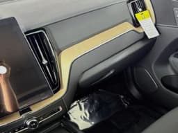 Volvo XC60 Plus B5 AWD 2026 — side view