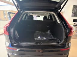 Volvo XC60 Plus B5 AWD 2026 — side view