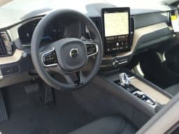 Volvo XC60 Plus B5 AWD 2026 — side view