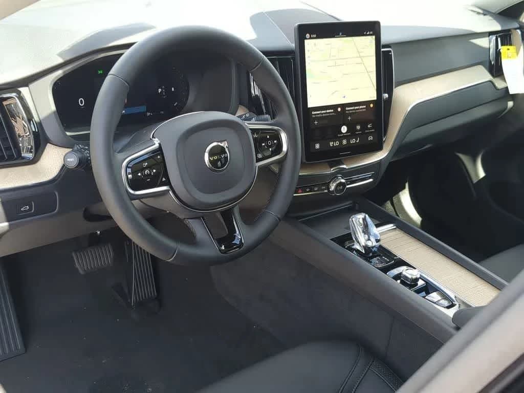 Volvo XC60 Plus B5 AWD 2026 — side view