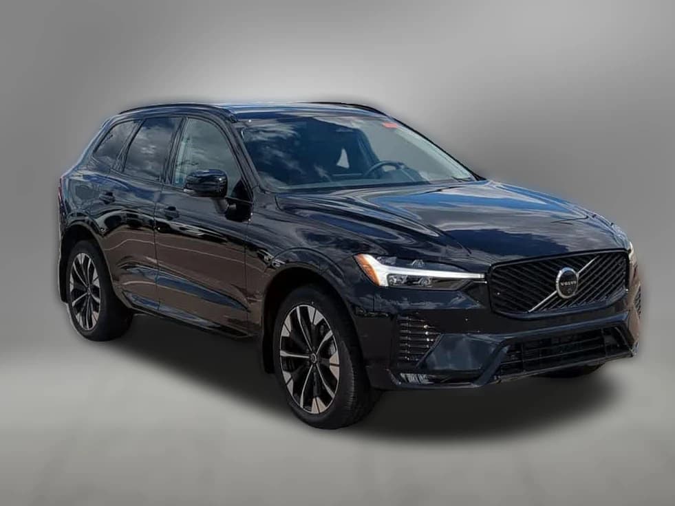 Volvo XC60 Plus B5 AWD 2026 — side view