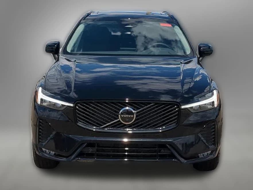 Volvo XC60 Plus B5 AWD 2026 — side view