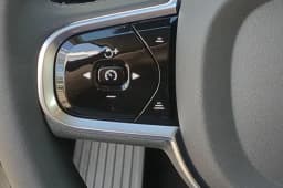 Volvo XC60 Plus B5 AWD 2026 — side view