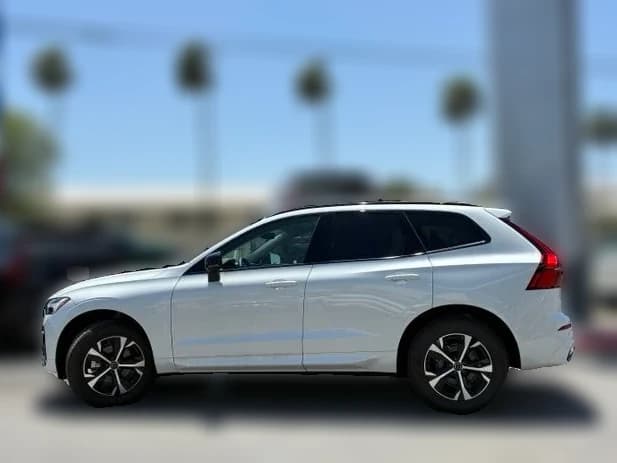 Volvo XC60 Core B5 AWD 2026 — side view