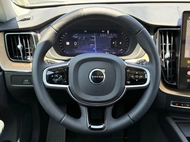 Volvo XC60 Core B5 AWD 2026 — side view