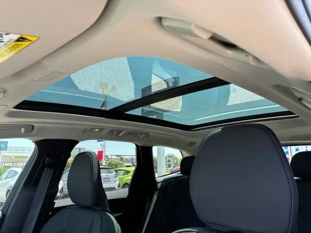 Volvo XC60 Core B5 AWD 2026 — side view