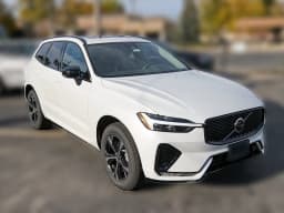Volvo XC60 Core B5 AWD 2026 — side view