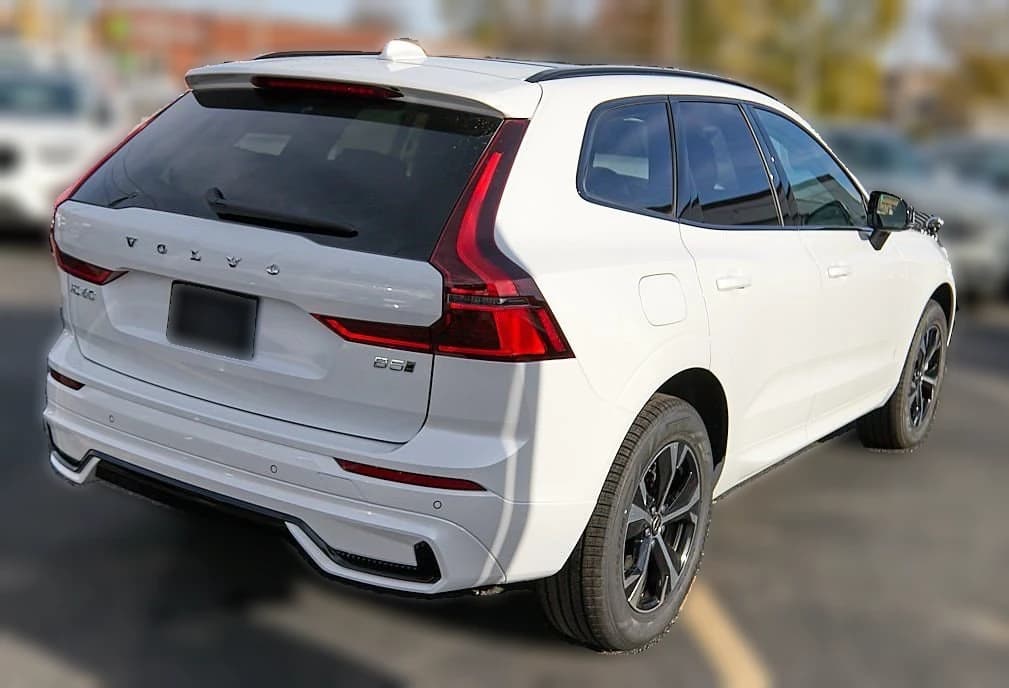 Volvo XC60 Core B5 AWD 2026 — side view