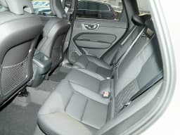 Volvo XC60 Core B5 AWD 2026 — side view