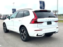 Volvo XC60 Core B5 AWD 2026 — side view