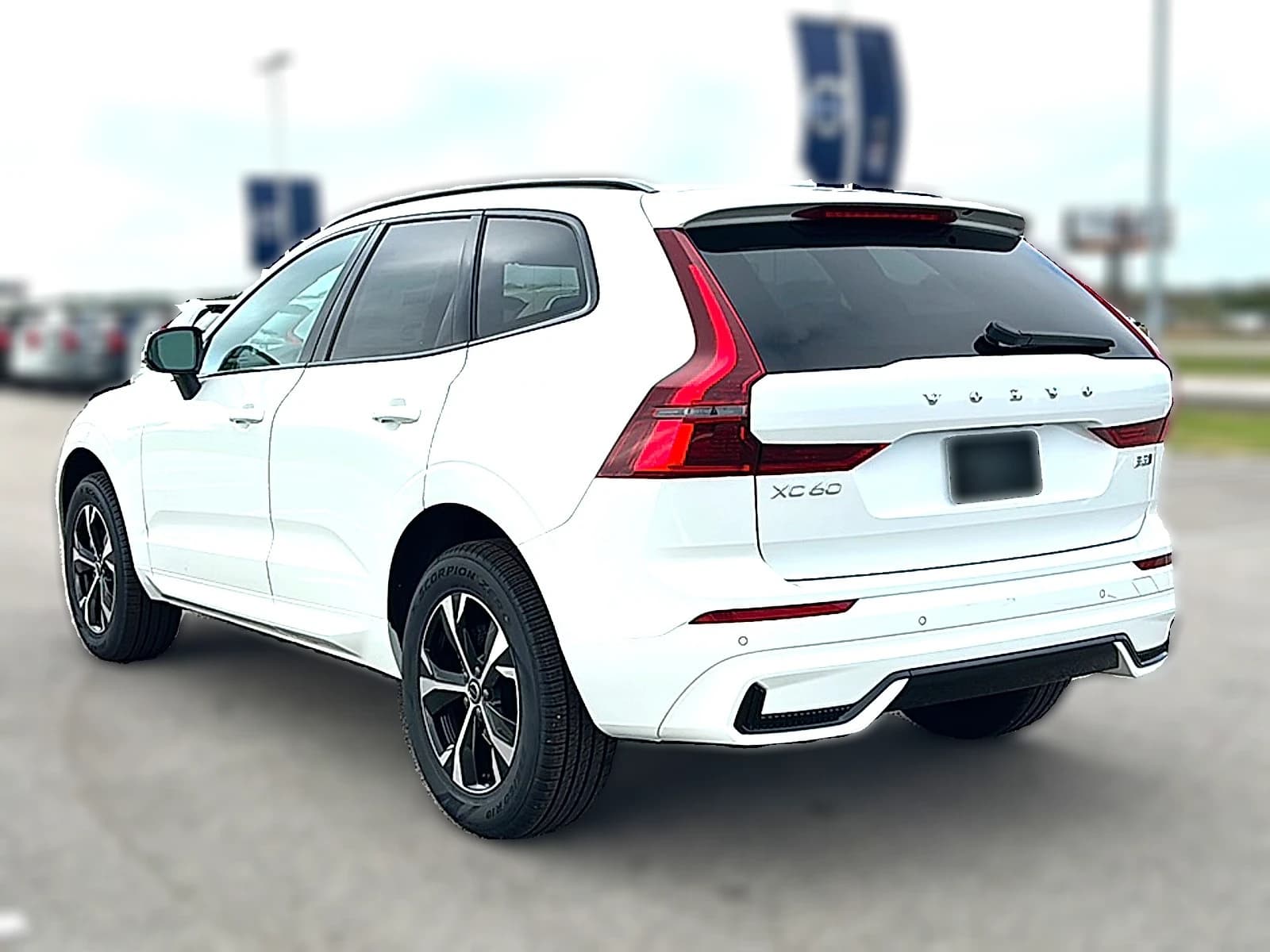 Volvo XC60 Core B5 AWD 2026 — side view