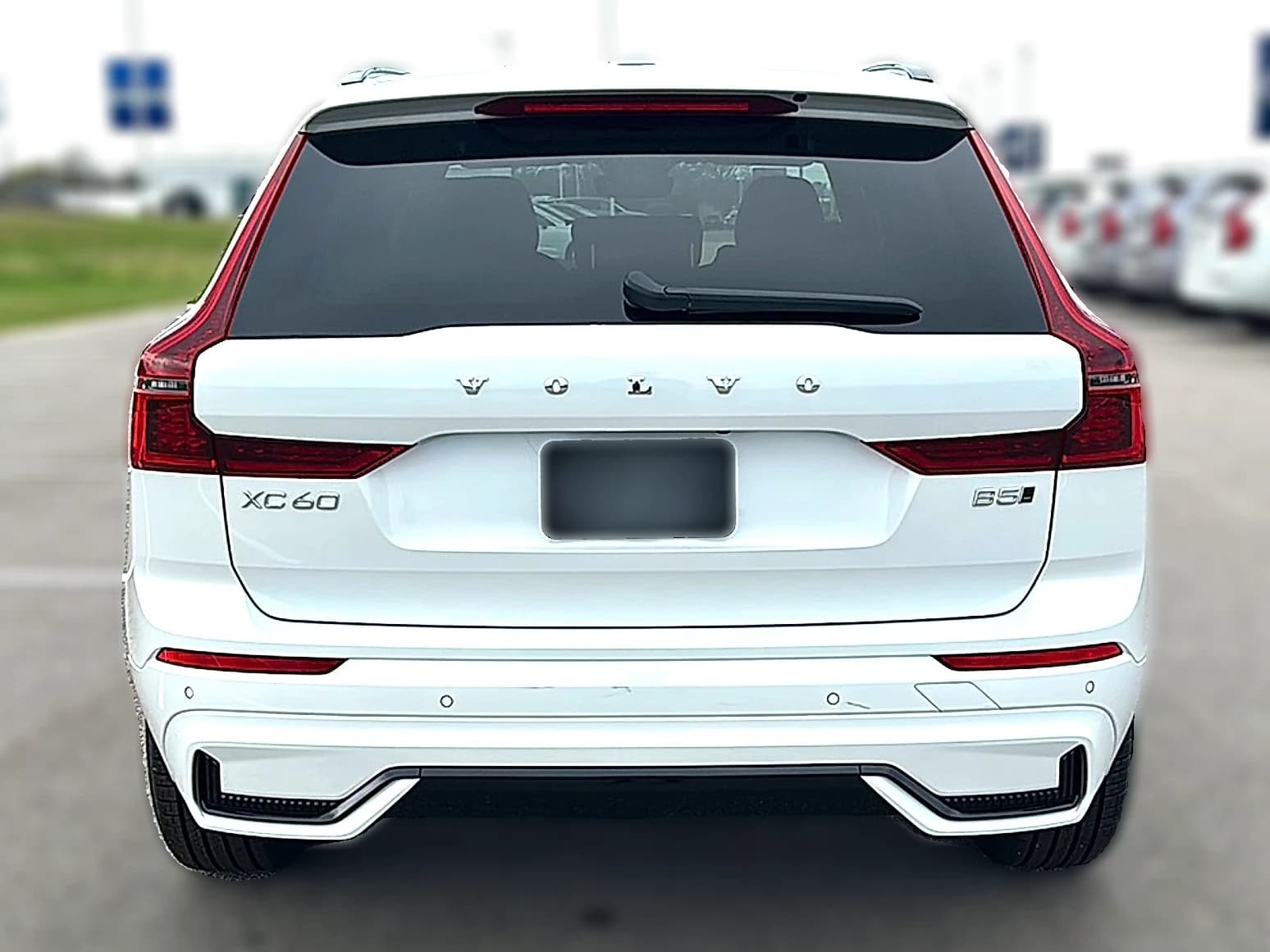 Volvo XC60 Core B5 AWD 2026 — side view