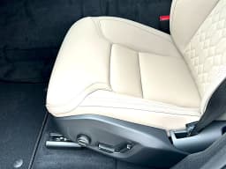 Volvo XC60 Core B5 AWD 2026 — side view