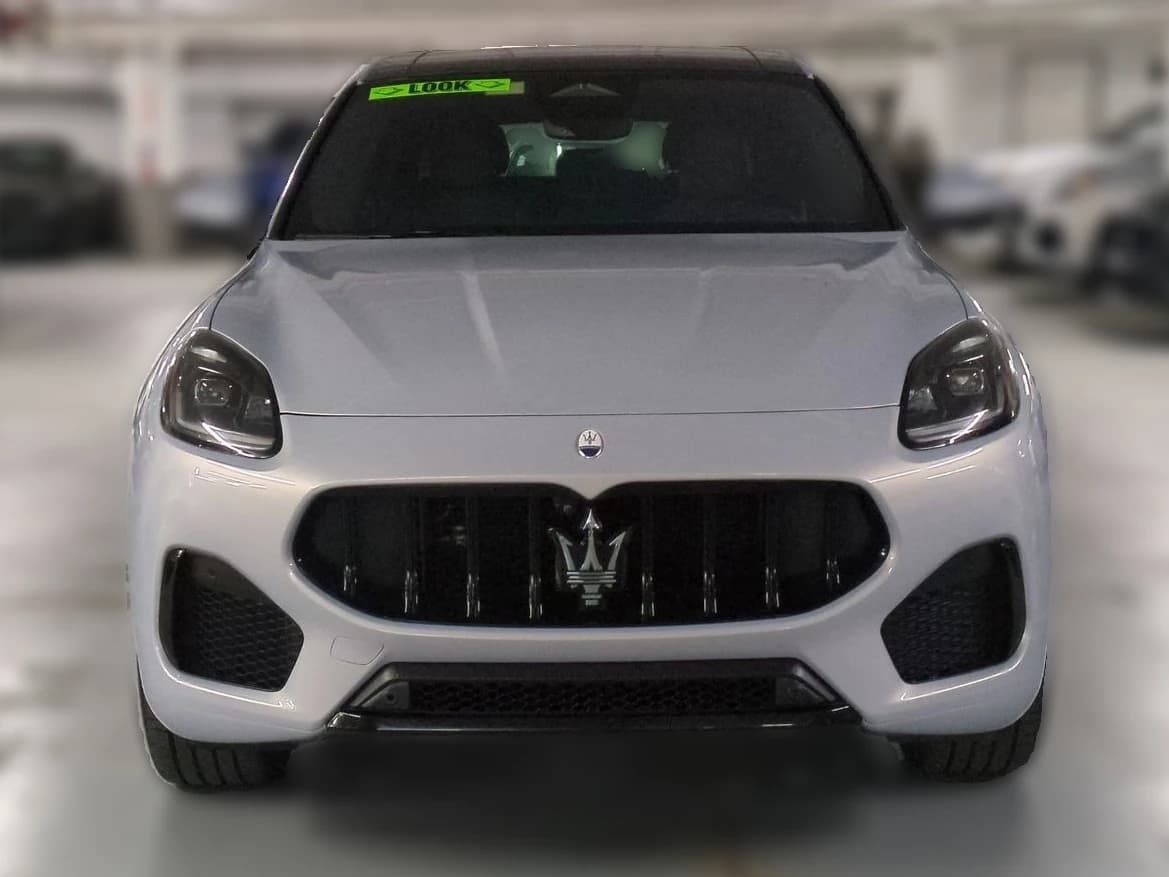 Maserati Grecale Modena AWD 2025 — side view