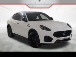 Maserati Grecale Modena AWD 2025 — side view