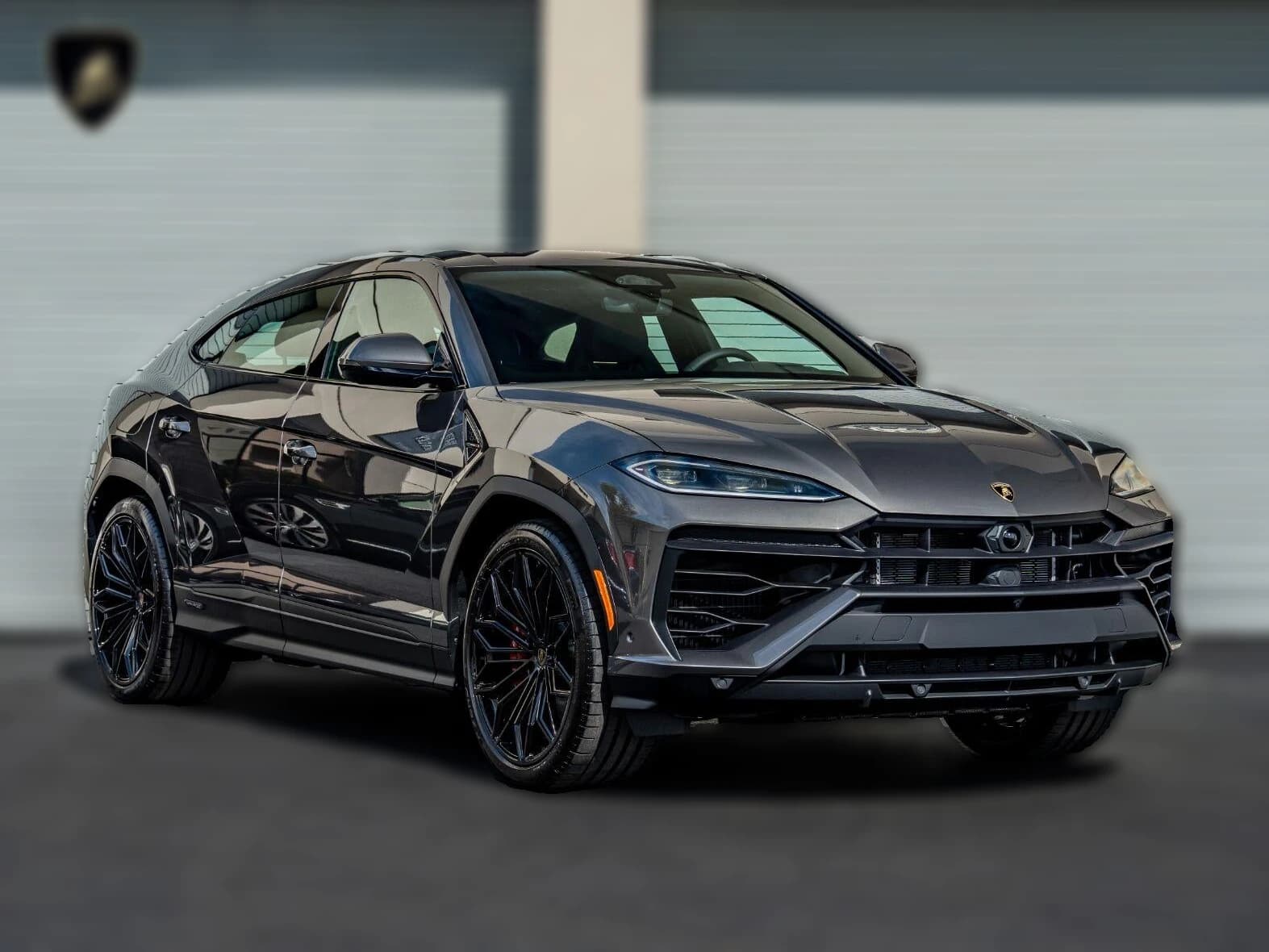 Lamborghini Urus SE AWD 2026 — side view