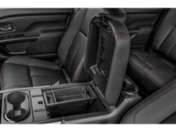 Nissan Titan 4x4 Crew Cab PRO-4X 2024