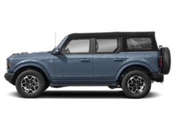 Ford Bronco Outer Banks 4 Door 4x4 2025 — side view