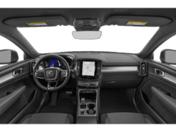 Volvo XC40 B5 AWD Plus Bright Theme 2025