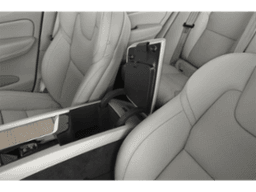 Volvo XC60 B5 AWD Core 2025