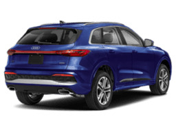 Audi Q5 Premium 2.0 TFSI quattro 2026 — rear view