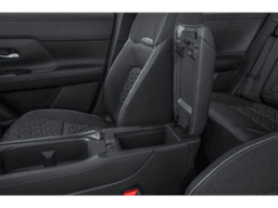 Nissan Kicks SV FWD 2025