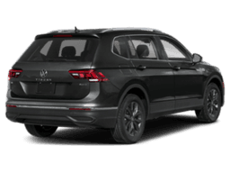 Volkswagen Tiguan SE 2.0T 4MOTION 2024 — rear view