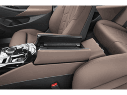 BMW 5 Series 550e xDrive Sedan 2027