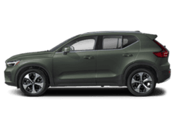 Volvo XC40 B5 AWD Plus Bright Theme 2025 — side view