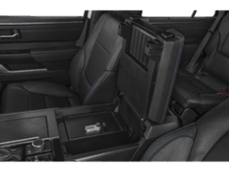 Toyota Sequoia Platinum 4WD (Natl) 2026