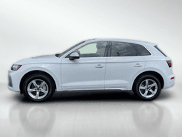 Audi Q5 Premium 40 TFSI quattro 2024 — side view