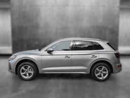 Audi Q5 Premium 40 TFSI quattro 2024 — side view