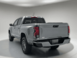 Chevrolet Colorado 4WD Crew Cab LT 2024 — rear view