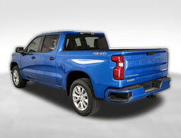 Chevrolet Silverado 1500 4WD Crew Cab 147" Custom 2025 — rear view