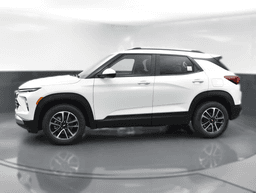 Chevrolet Trailblazer FWD 4dr LT 2025 — side view