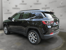 Jeep Compass Latitude Lux 2024 — rear view
